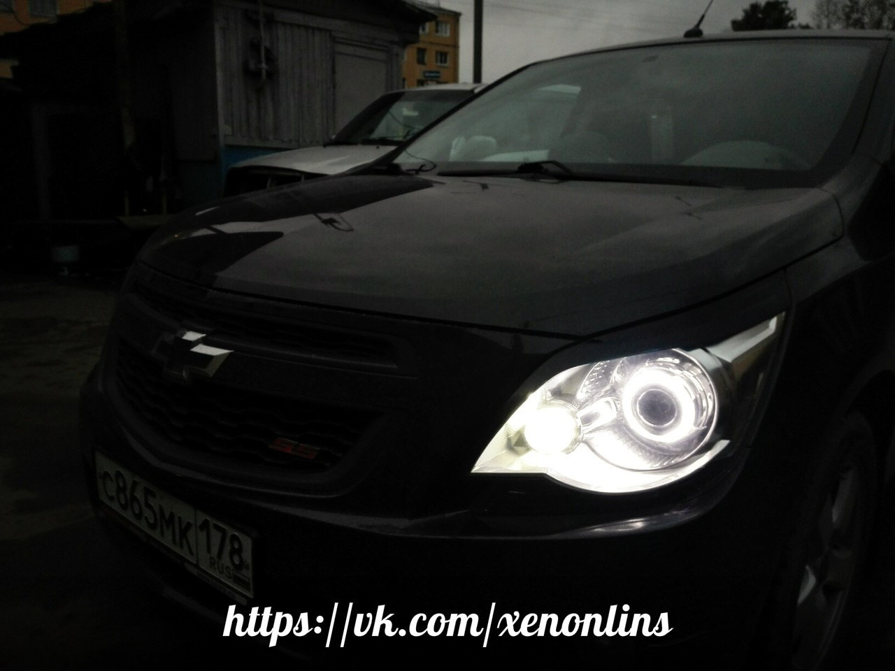 Cobalt xenon. Шевроле кобальт линзы. Шевроле кобальт линзы. Шевроле кобальт биксеноновые линзы. Ресницы на фары шевроле кобальт.