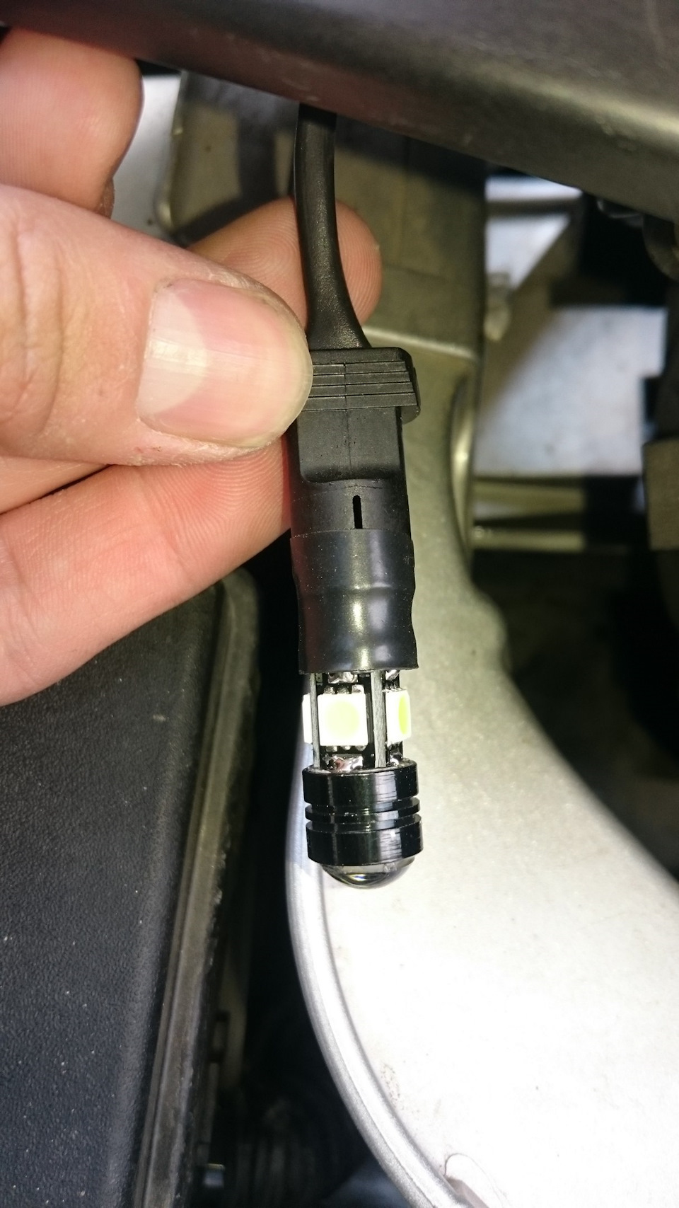 Махнул лампочки в габаритах на диоды — Ford Focus III Hatchback, 1,6 л ...