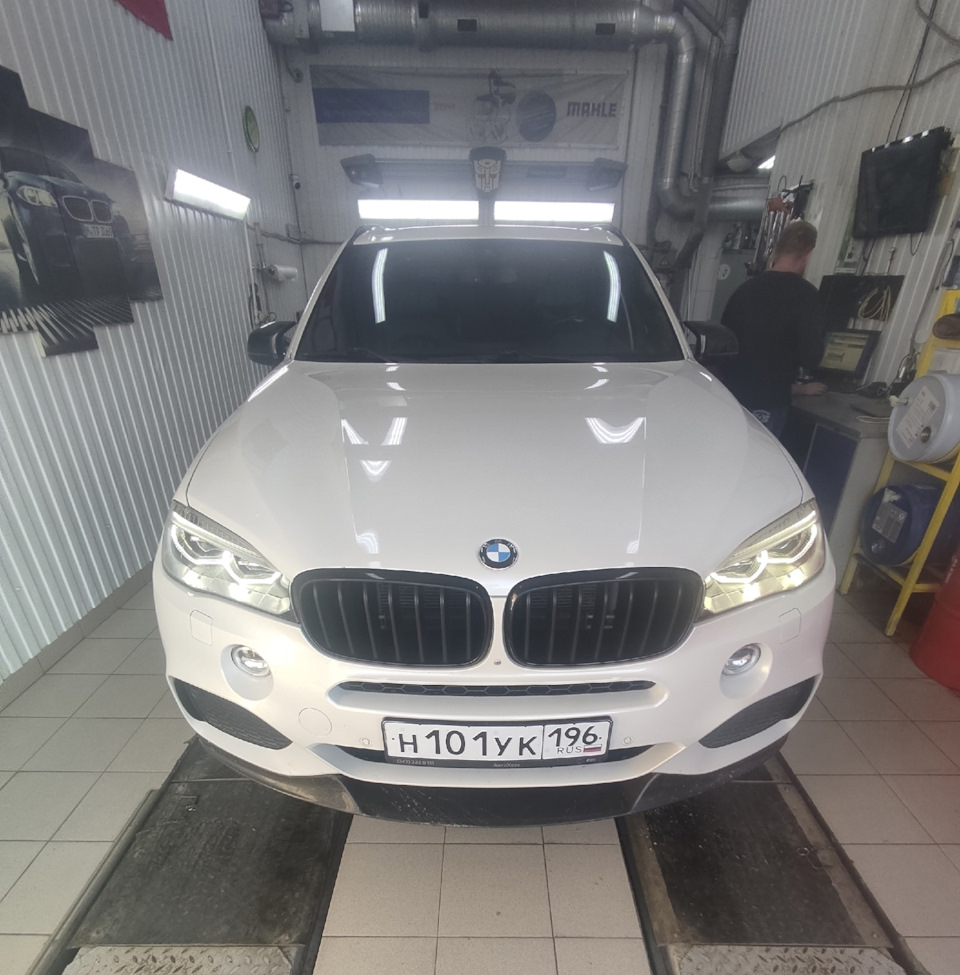 Коррекция положения кузова и замена масла — BMW X5 (F15), 3 л, 2014 года |  визит на сервис | DRIVE2