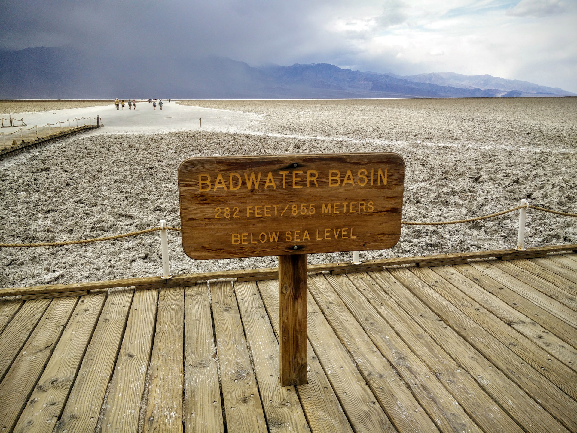 Впадина Бэдуотер. Путешествие по Америке фото. The great Badwater. Презентация про Badwater на английском.