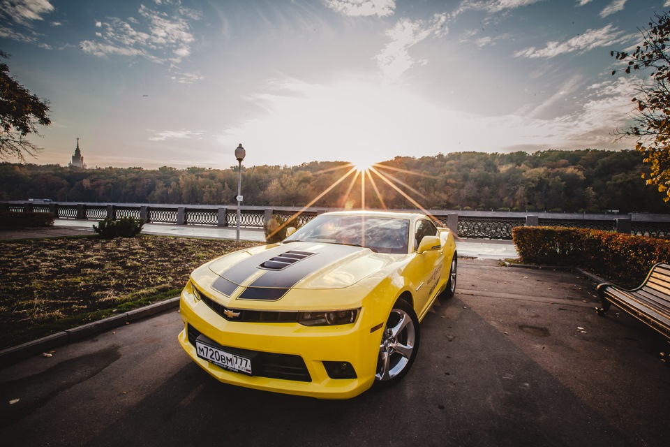 Chevrolet Camaro Р¶РµР»С‚С‹Р№