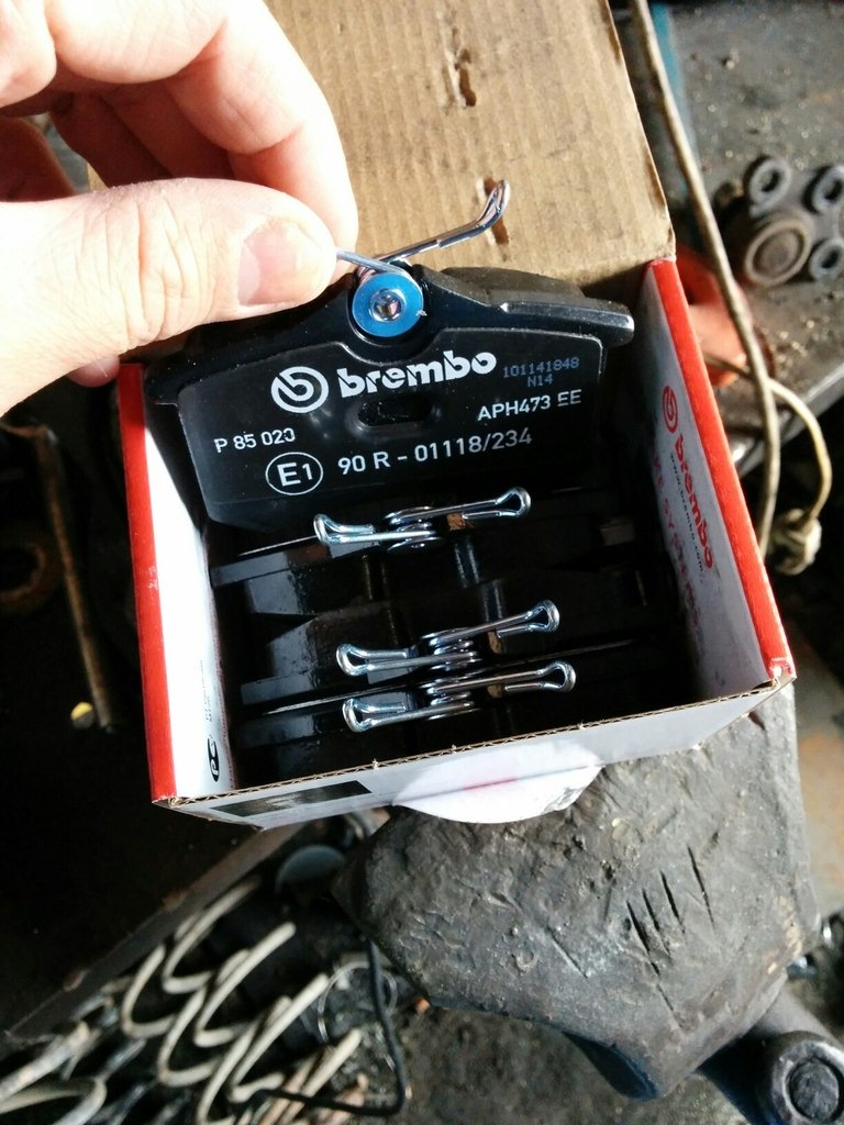 Brembo p85020 колодки задние. P85020 brembo колодки тормозные дисковые задние, компл. тормозные колодки brembo p85020. Brembo 85020x. тормозные колодки brembo p85069.