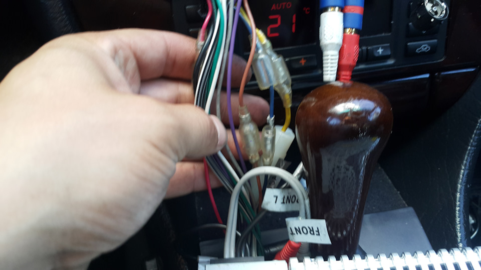 Обзор автомагнитолы KENWOOD китайская ХУ-НЯ и как подсоединить Сабвуфер ...