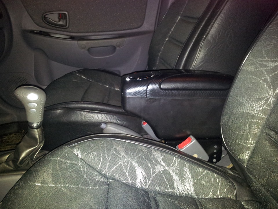 подарили подлокотник — Hyundai Accent (2G), 1,5 л, 2006 года ...