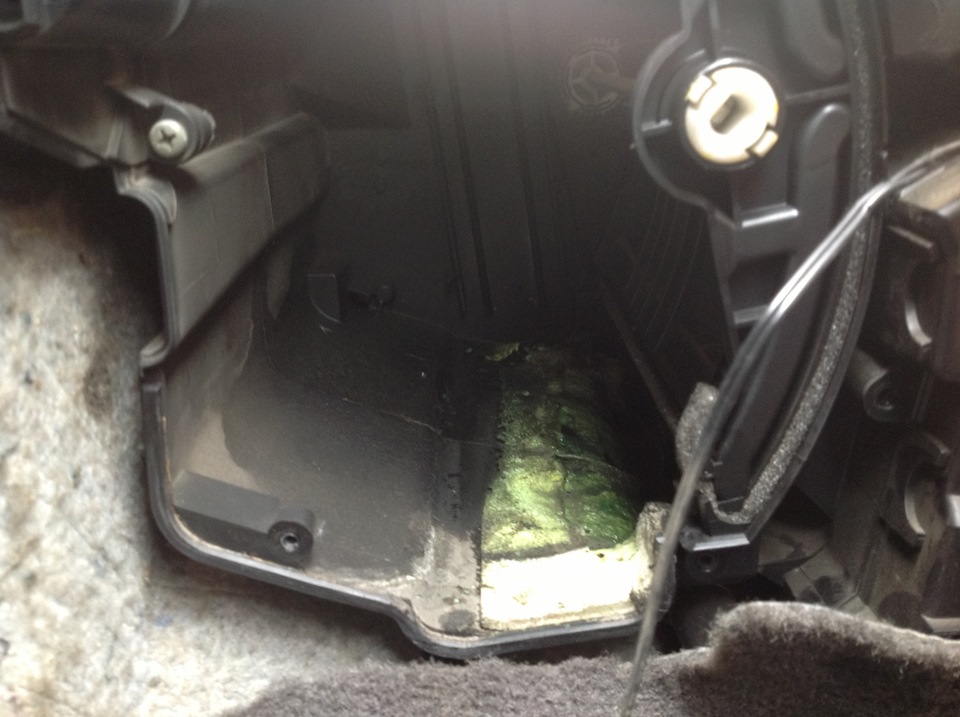 потек радиатор кондиционера — Nissan Skyline (V35), 3 л, 2002 года ...