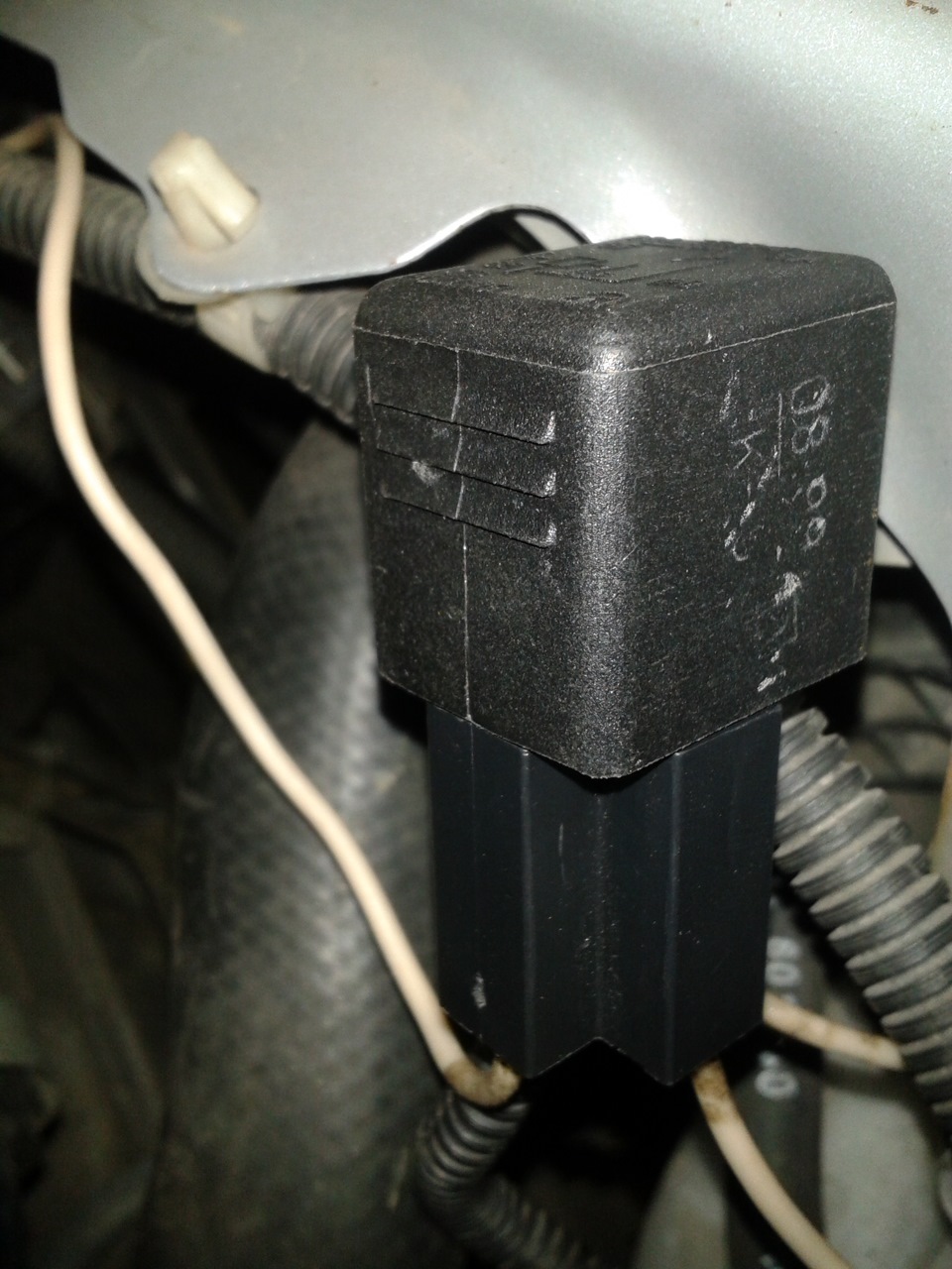 расположение предохранителей на хонда фит