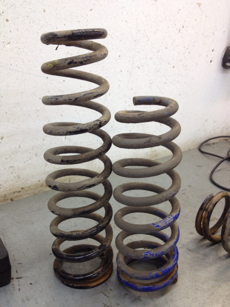 Вот эти три витка. Так беспощадно спиленные)) — Honda Civic Hatchback (6G)