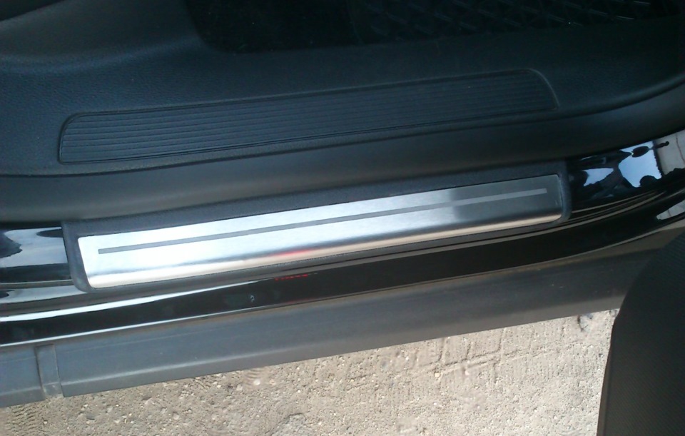 накладки на пороги — Volkswagen Passat B6, 1,6 л., 2007 года ...