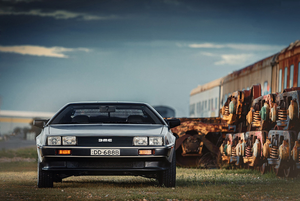 DELOREAN DMC 13