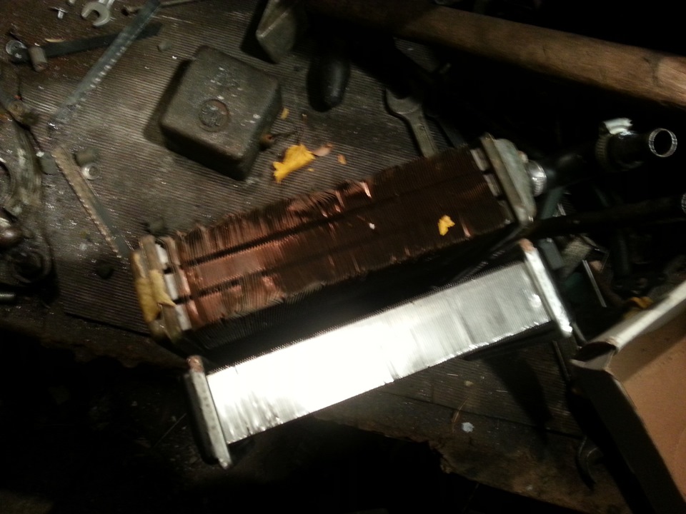 короч, радиатор отопителя снова потек — Lada 21074, 1,6 л, 2008 года ...