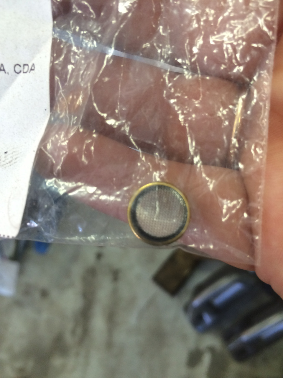 Злополучная сетка которую у всех выдавливает и потом не кто её не находит. — Volkswagen Tiguan (1G)