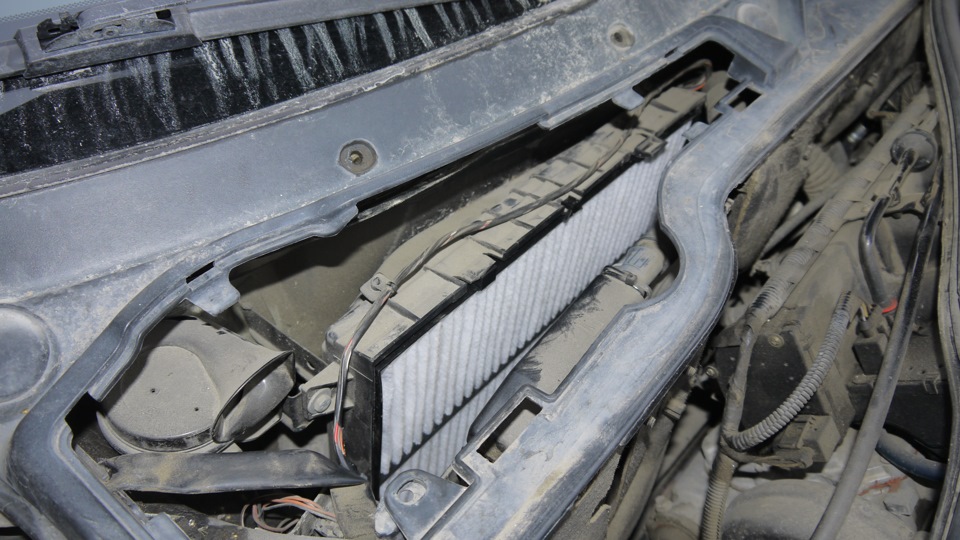 смена салонного фильтра, антисептическая обработка, прочистка дренажных отверсти