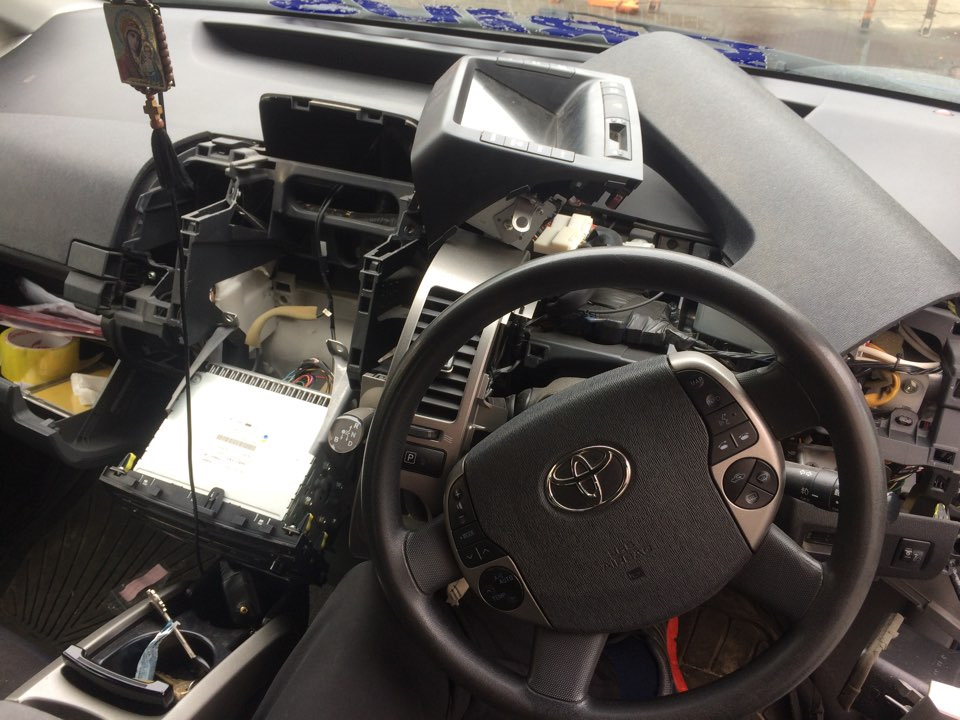 Магнитола 1DIN ( SONY CDX-GT747UI ) — Toyota Prius (20), 1,5 л, 2008 ...