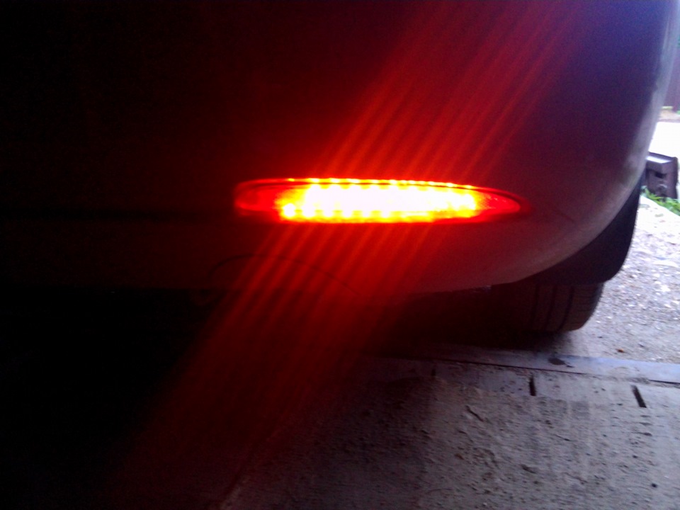 28. Опрос стоит ли за задние отражатели устанавливать желтые диоды ...