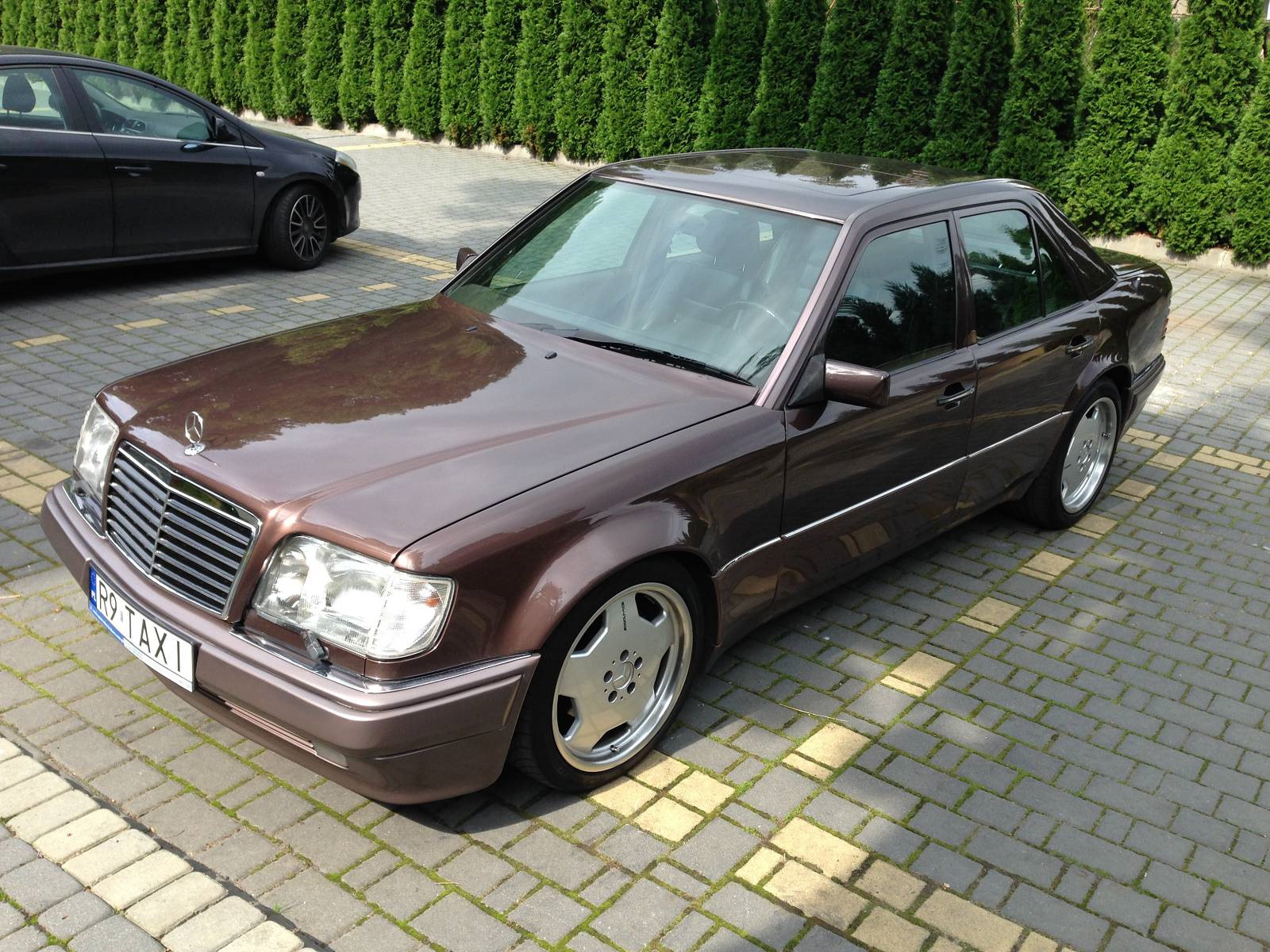 Мерседес w140 4.2. Mercedes w124. Мерседес Бенц 124. Mercedes 124. Mercedes w124 Сток.