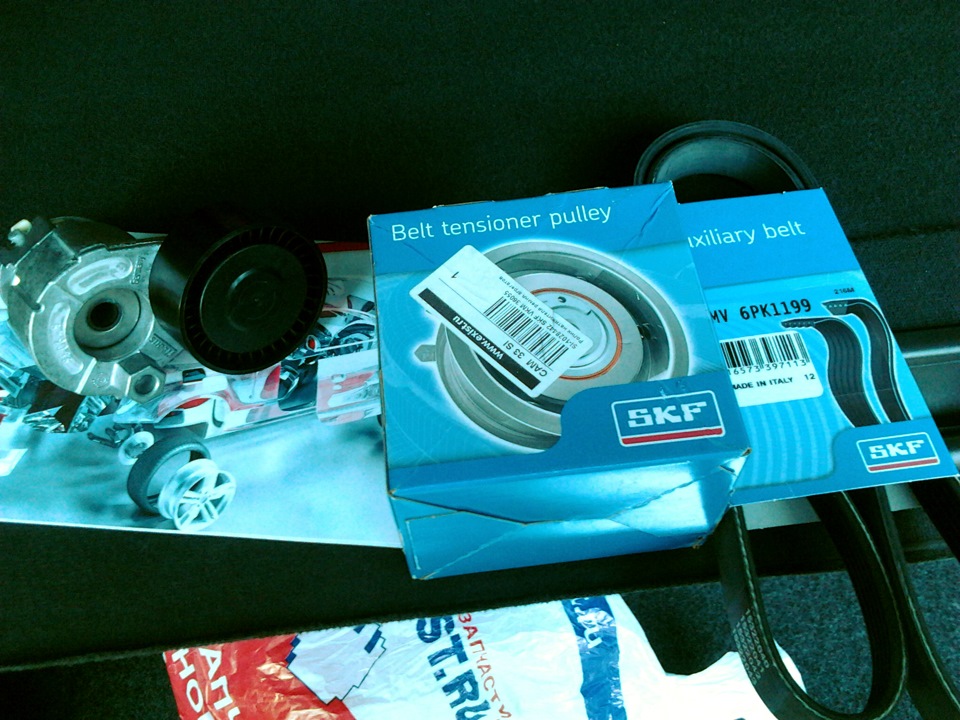 Замена ремня дополнительного оборудования. — Renault Megane II, 1,5 л ...