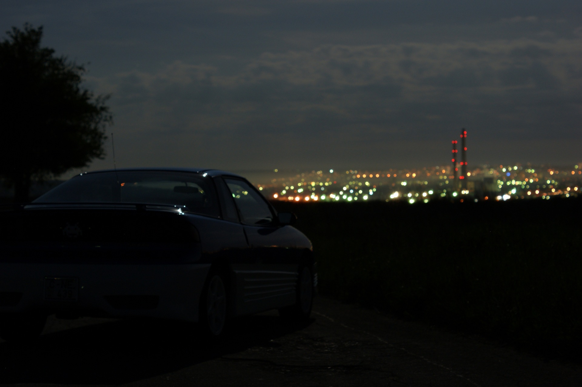 фото около машины ночью