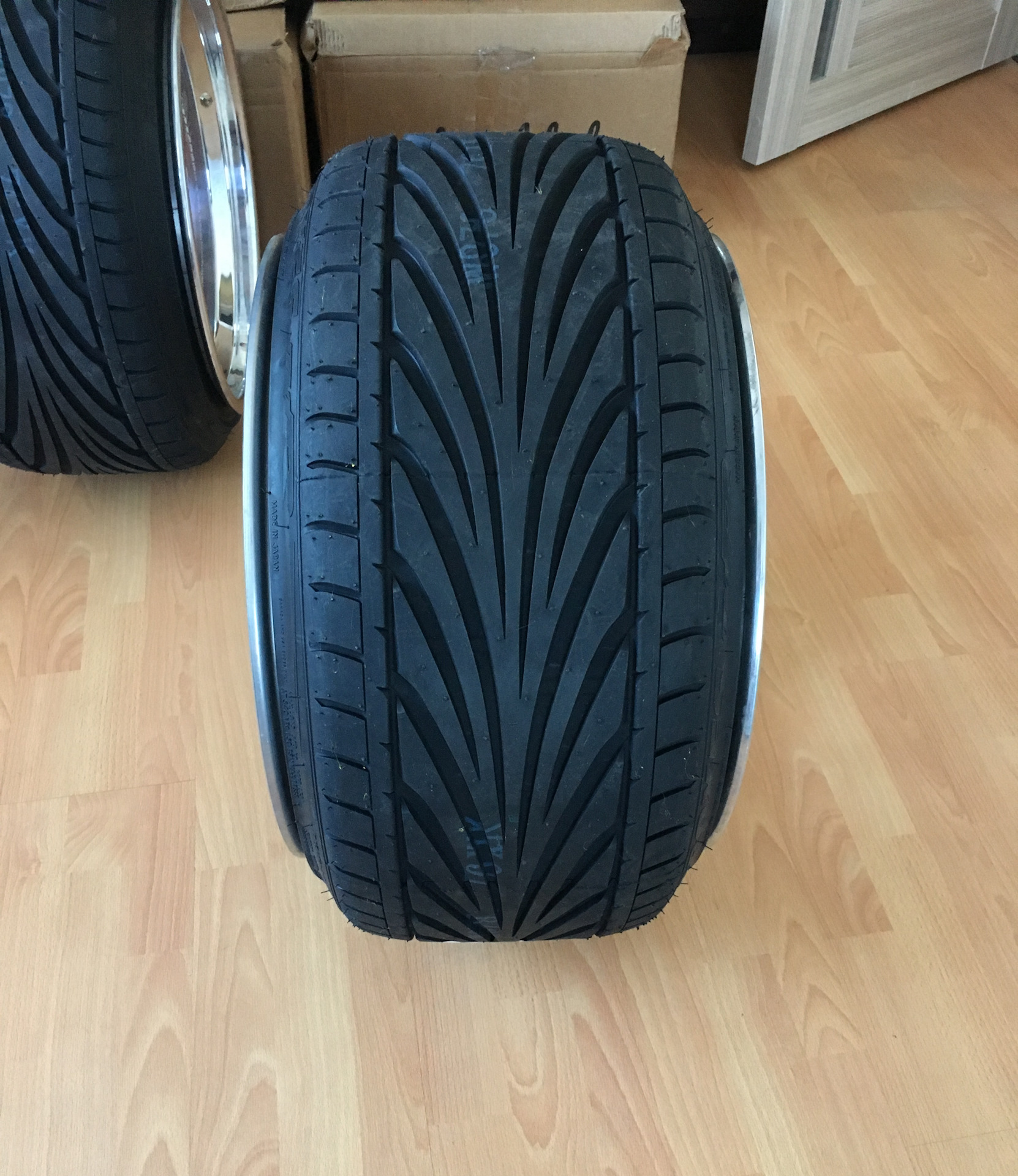 Proxes sport отзывы. Toyo PROXES t1r. Тойо 888 255 35 18. Toyo t1r Sport. Toyo PROXES t1r Sport.