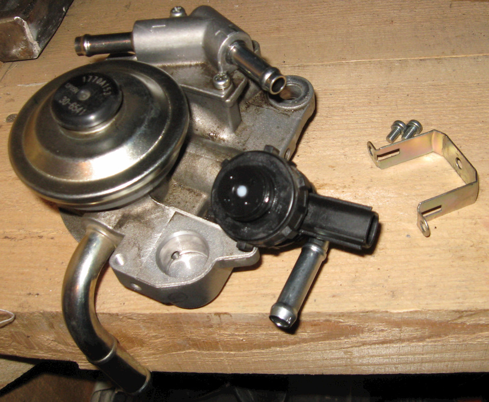 Снятый датчик давления — Mitsubishi Pajero Sport (2G)