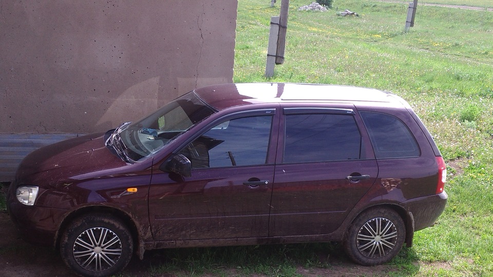 Lada Калина Универсал темно-вишневый