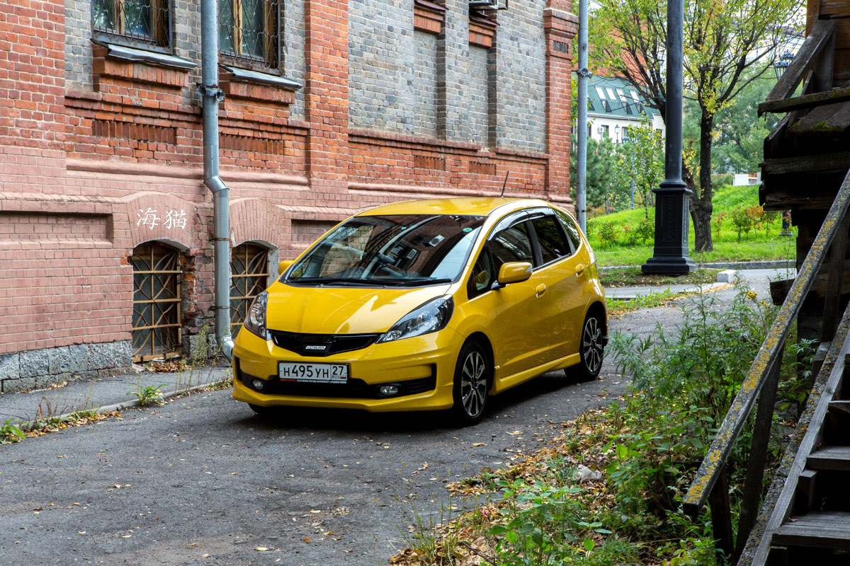 H 495. Honda Fit Yellow. Honda Fit желтый 2002. Хонда фит желтая. Honda Fit желтый.