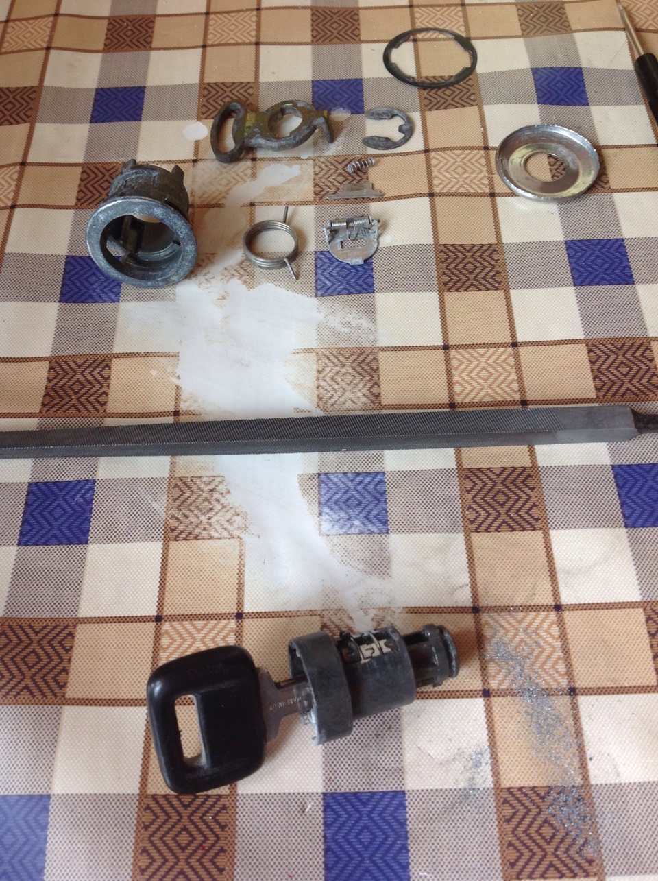 Ремонт личинок замков. — Volvo 760, 4 л, 1987 года | своими руками | DRIVE2