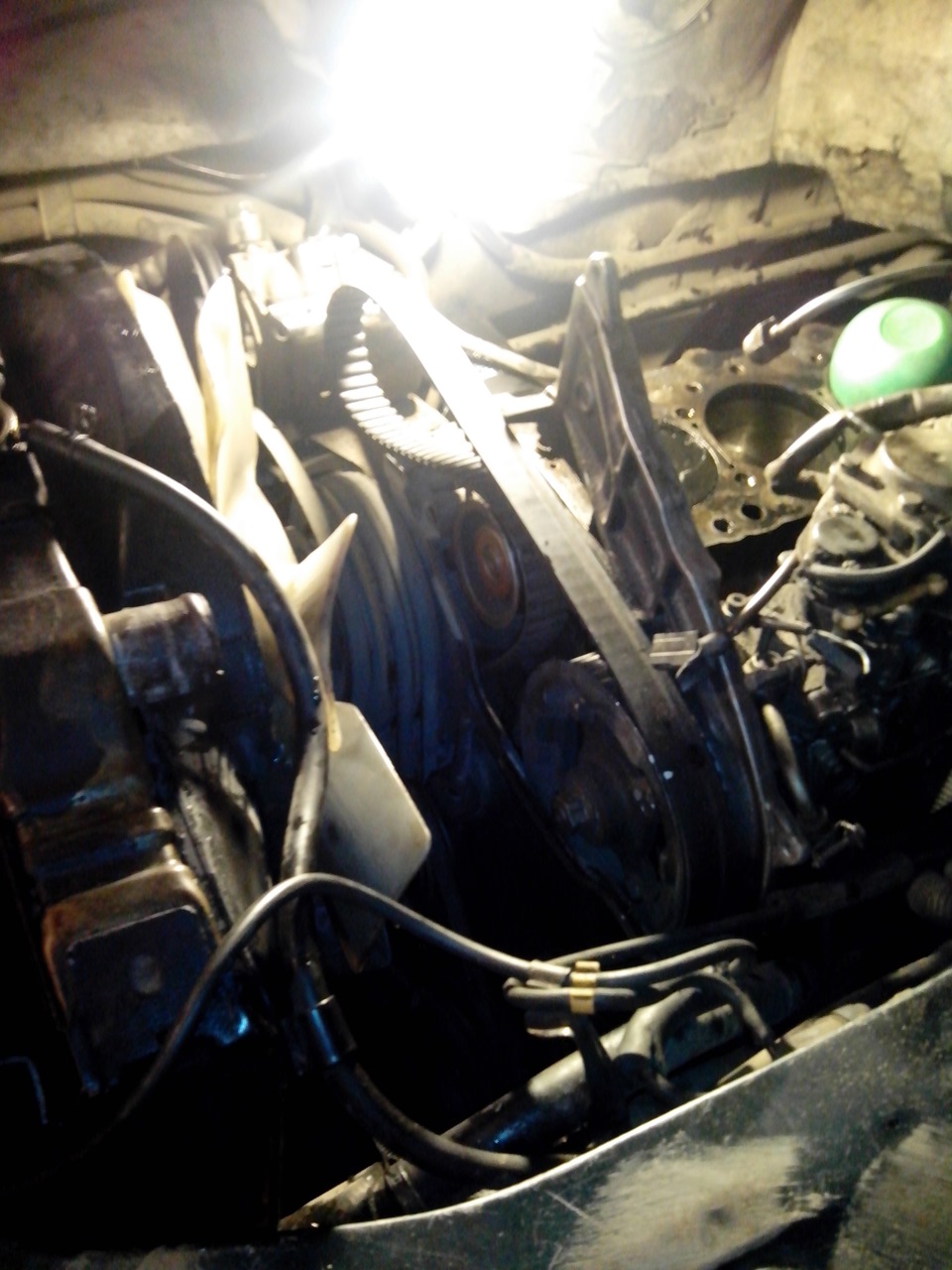 замена прокладки под головкой — Mitsubishi Delica (P35W), 2,4 л, 1990 ...