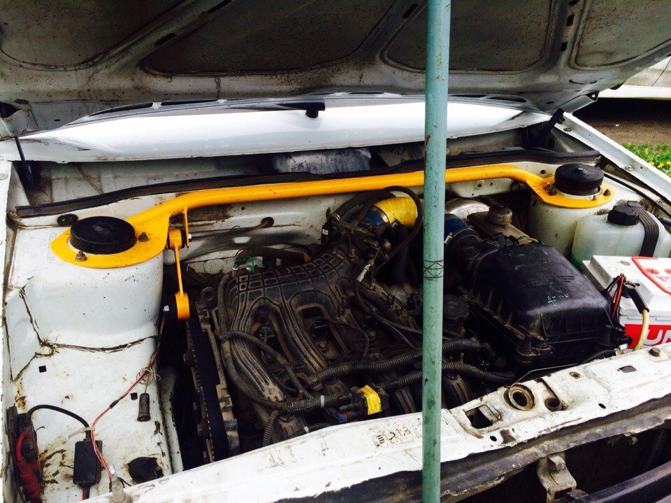 Распорка с поддержкой двигателя. — Lada 21093, 1,6 л, 2001 года ...