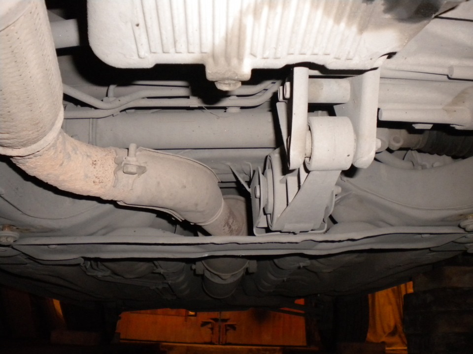 Пока менял наконечник наконечник рулевой рейки, вот что обнаружил ещё ...