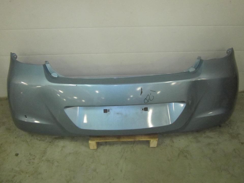 есть ли в i20 штатная разметка заднего бампера под парктроник ...