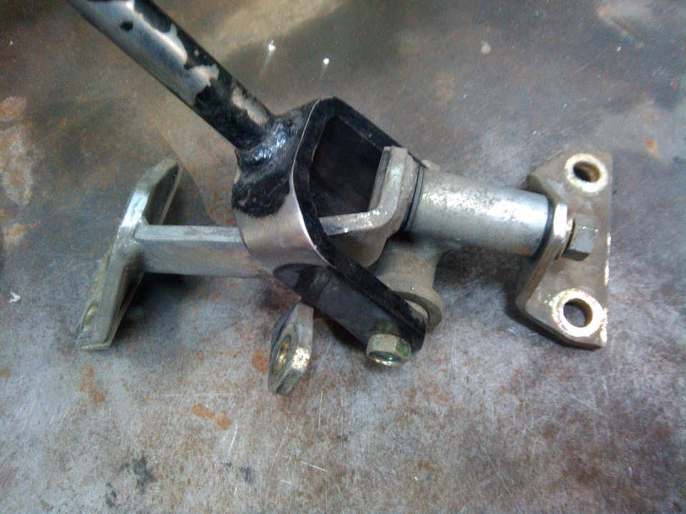 Кулиса шевроле ланос 1. Тяги переключения передач пежо 405. Дэу нексия механизм переключения. Схема рычага переключения передач на автомате. Тяги кпп уаз 452.