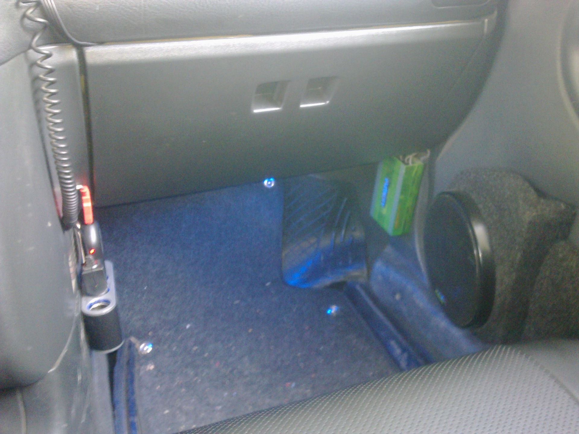 Подсветка в ноги — Lada 2112, 1,5 л, 2003 года | тюнинг | DRIVE2