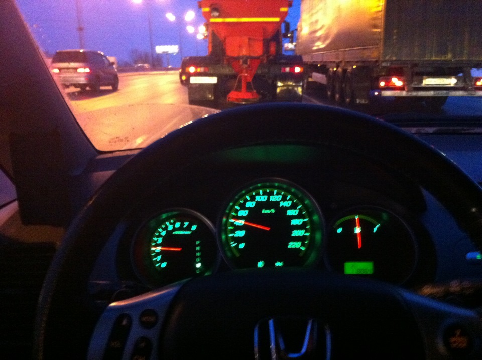 Приборка светит зеленым светом! — Honda Jazz (1G), 1,4 л, 2008 года ...