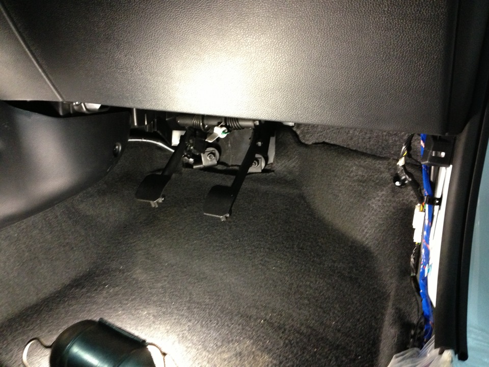 Установка доп. Педалей — KIA Rio (3G), 1,4 л, 2013 года | визит на ...