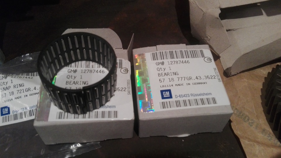 Два подшипника — Opel Insignia OPC Sports Tourer. Запчасти на фото: 12787446, 6S423
