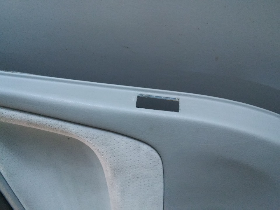 Сигнальные красные плафоны в двери. — Volkswagen Passat B5, 1,8 л, 1999 ...