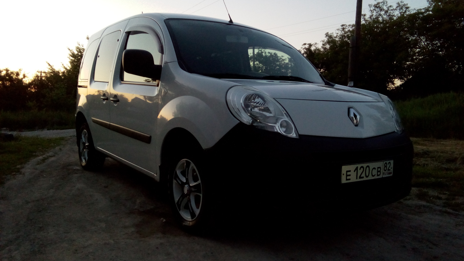 Renault Kangoo (2G) 1.5 дизельный 2009 | номер два на DRIVE2