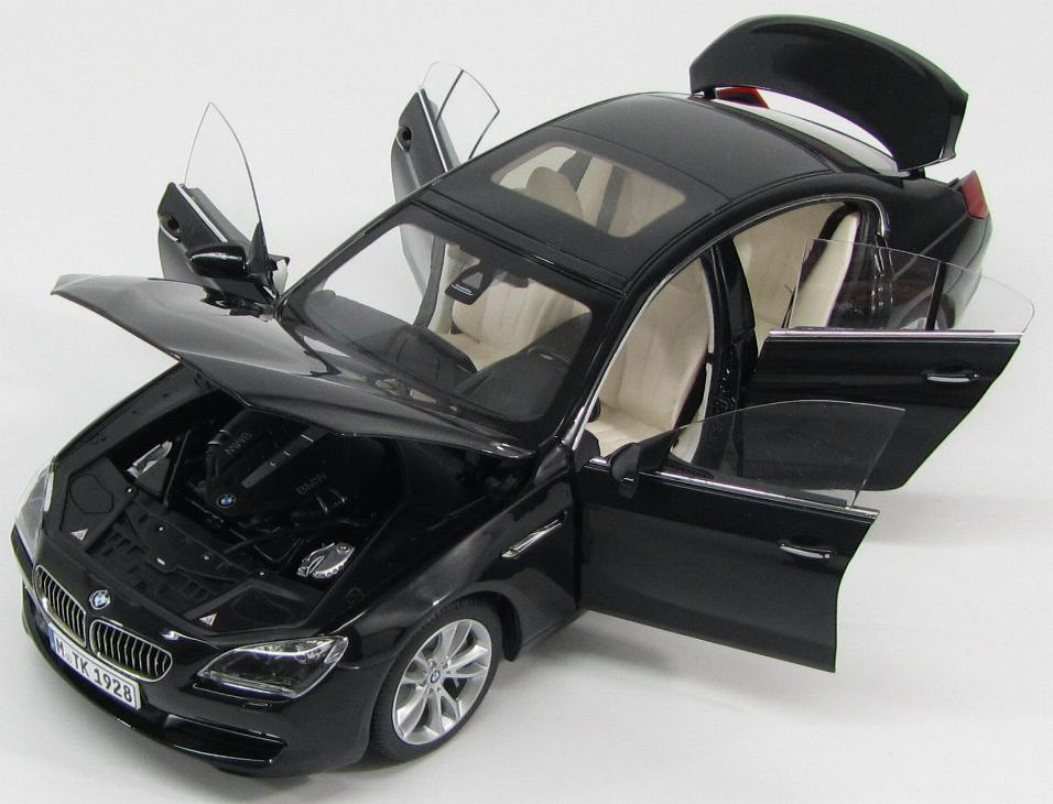 Storages 1 18. BMW 1:18. БМВ 1 18. Модель 1:18 BMW 3 g20 Touring. БМВ 1 18 модель.