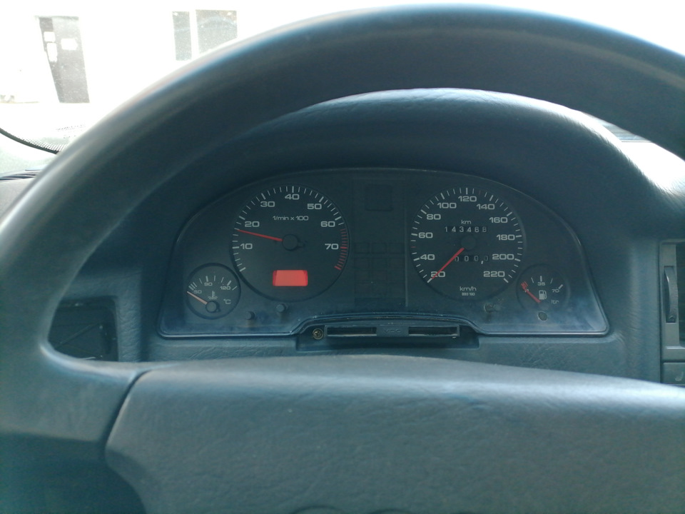 Спустя пару дней завелась как ни в чём не бывало. Заглушил. Не ...