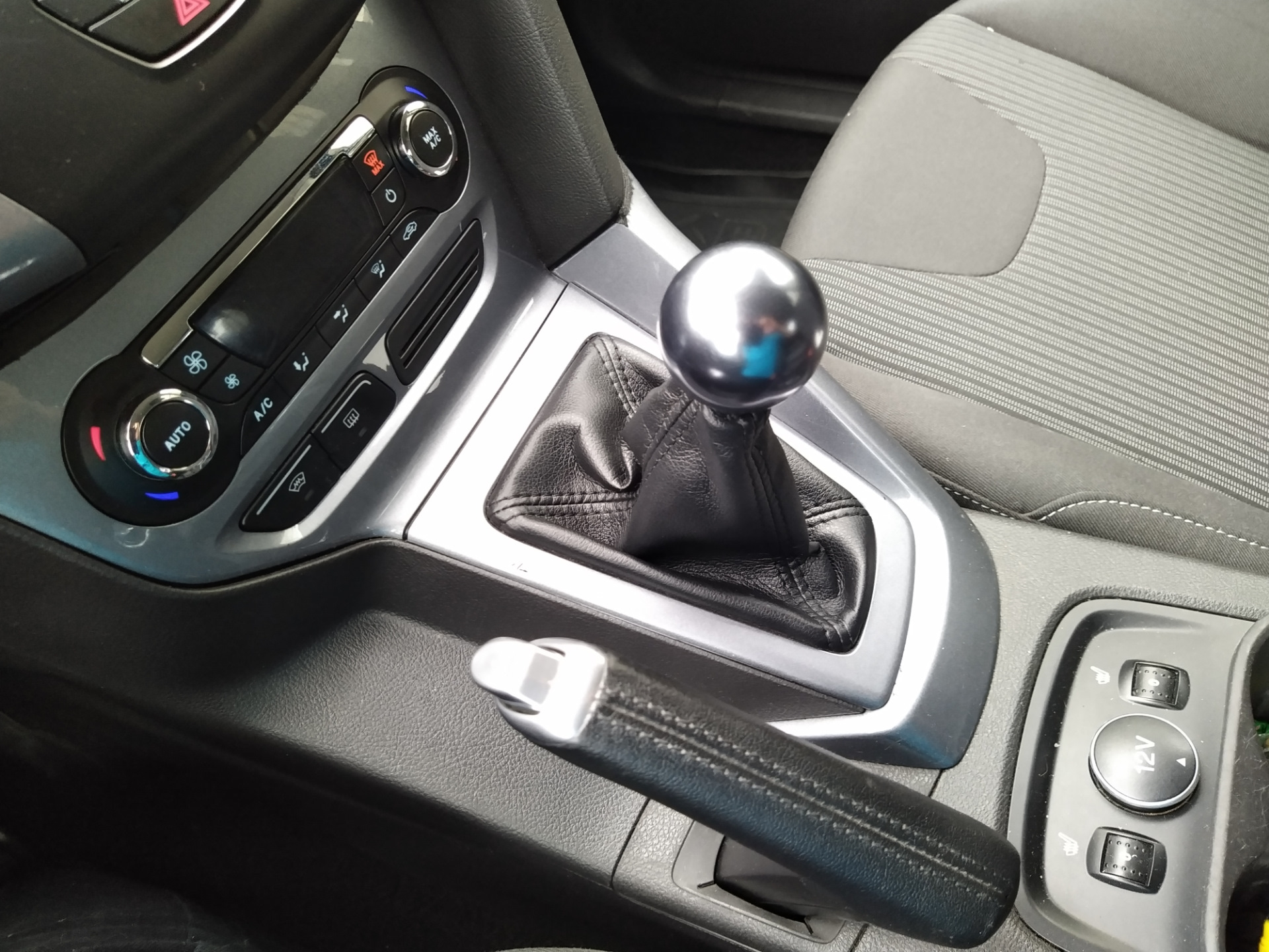 Замена ручки КПП на Форд Фокус 3 — Ford Focus Hatchback III, 1,6 л ...