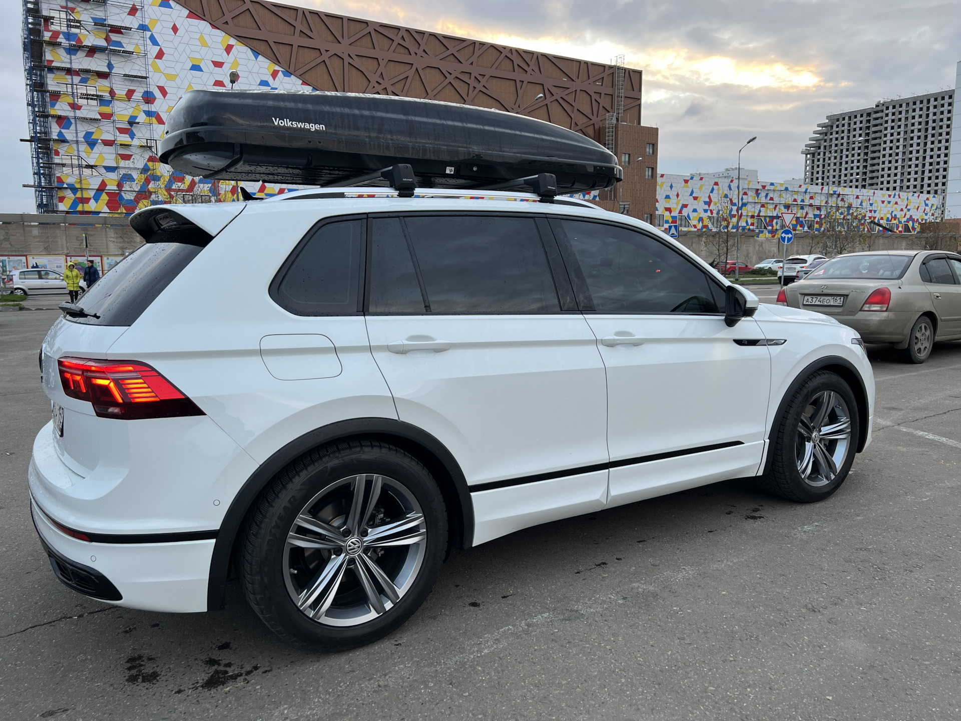 Доп пространство или лодка на крыше😂 — Volkswagen Tiguan (2G), 2 л ...