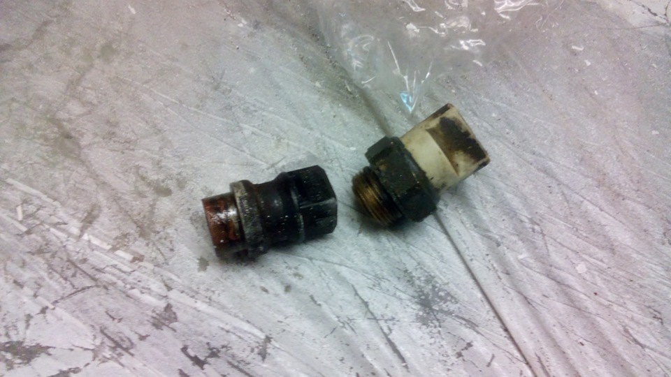 Замена ДТОЖ и включения вентилятора — Volkswagen Passat B3, 1,9 л, 1992 ...