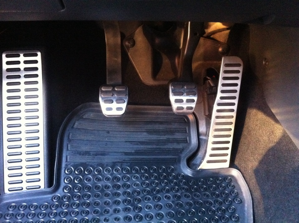 Накладки на педали в стиле RS — Skoda Octavia A5 Mk2, 1,6 л, 2006 года ...