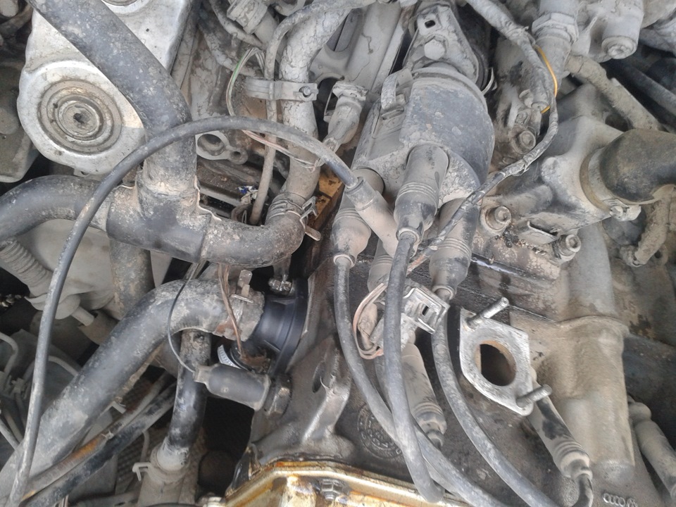 замена тройников)))и маленький вопросу почему из сапуна масло шпарит ...