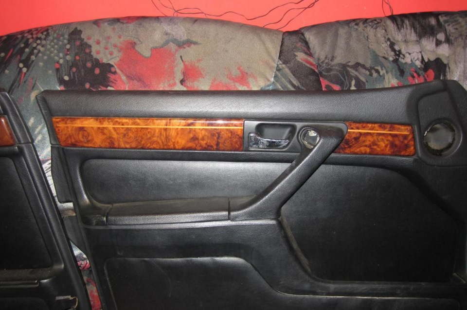 Фото в бортжурнале BMW 7 series (E32)