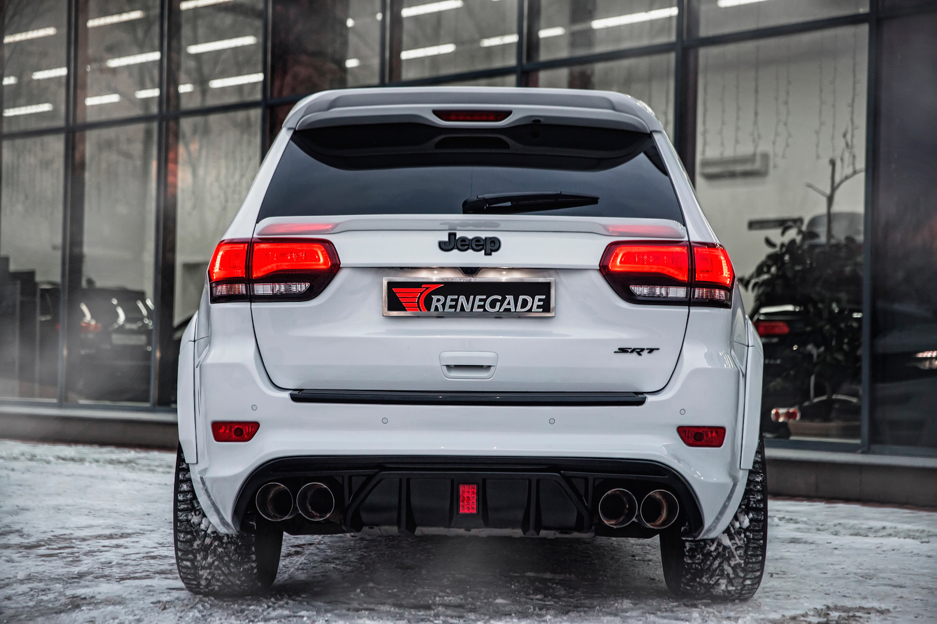Гранд чероки задний. Спойлер Jeep Grand Cherokee wk2. Диффузор заднего бампера Jeep Grand Cherokee wk2. Cherokee 2014 задний бампер.