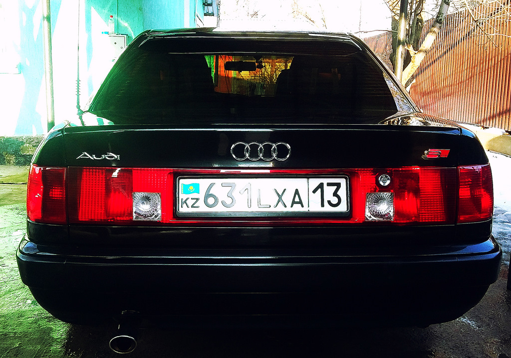 100 куда. Шильдик Ауди s6 c4. Ауди 100 s line. Audi 100 s4 шильдик. Шильдики на Ауди а6 с4.