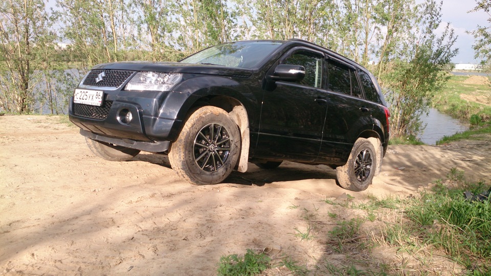 Замена левой лампочки ПТФ — Suzuki Grand Vitara (2G), 2 л, 2011 года ...