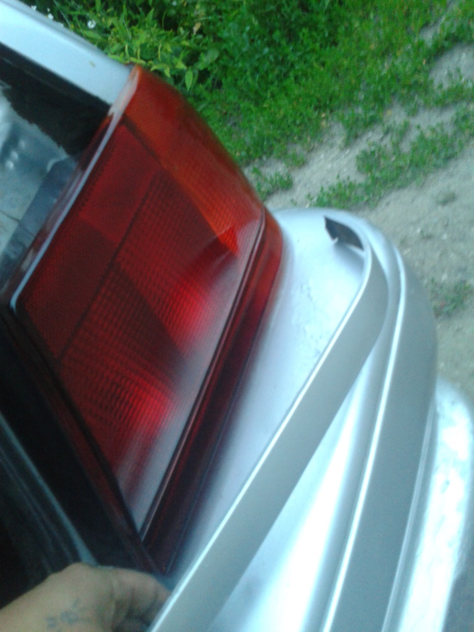 Новые задние фары и снова красный лак — Lada 2115, 1,5 л, 2003 года ...