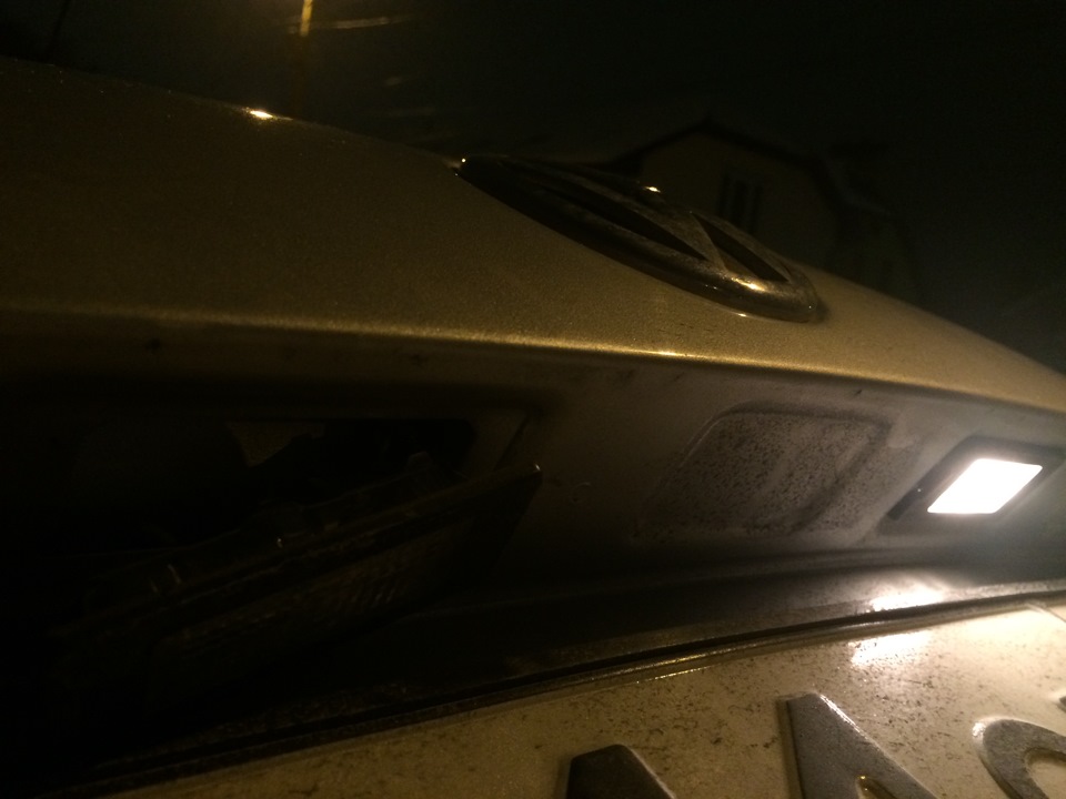 Лампа освещения номерного знака — Volkswagen Polo Sedan, 1,6 л, 2011 ...